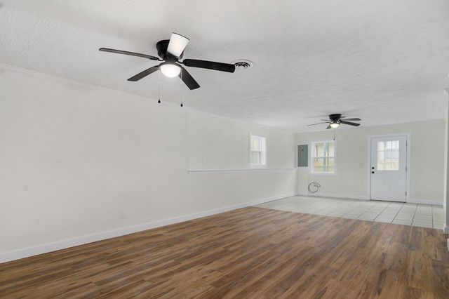2021 E Lark Street, Springfield, MO 65804