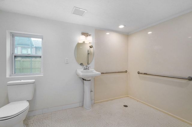 2021 E Lark Street, Springfield, MO 65804
