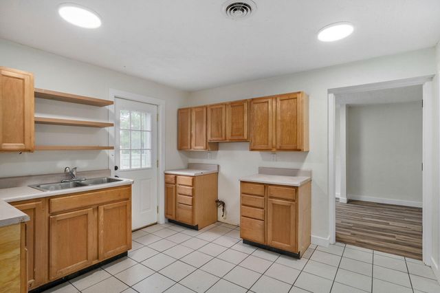2021 E Lark Street, Springfield, MO 65804