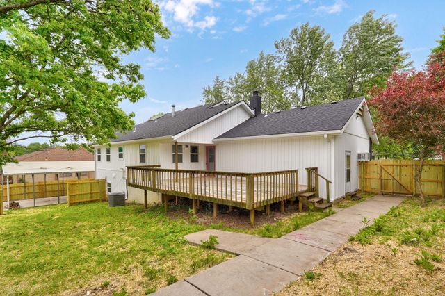 2021 E Lark Street, Springfield, MO 65804