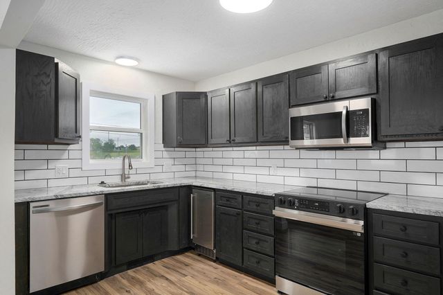 2021 E Lark Street, Springfield, MO 65804