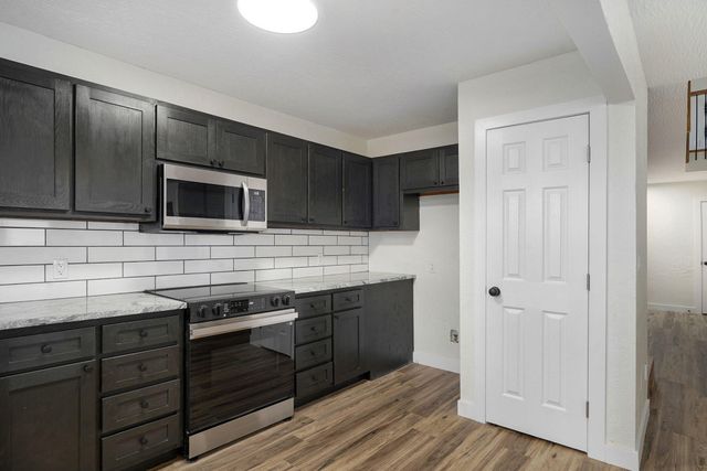2021 E Lark Street, Springfield, MO 65804