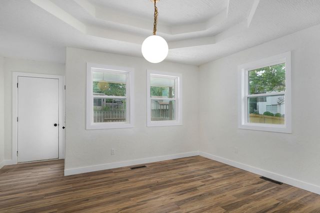 2021 E Lark Street, Springfield, MO 65804