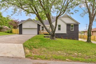 2021 E Lark Street, Springfield, MO 65804