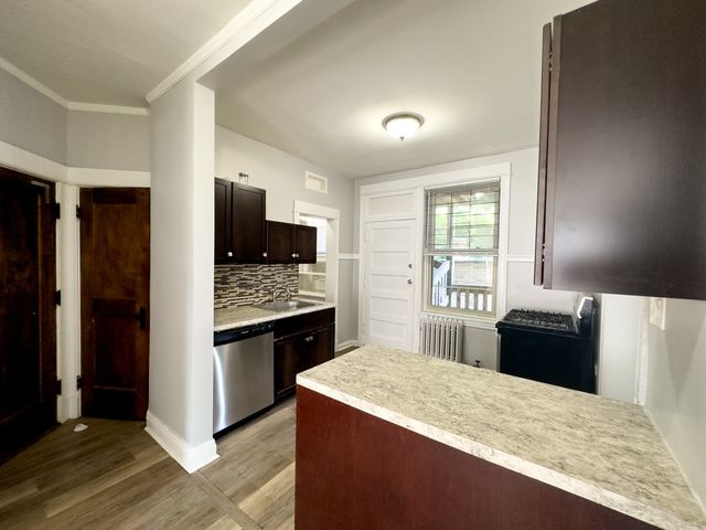 1222 W Rosemont Avenue 1, Chicago, IL 60660