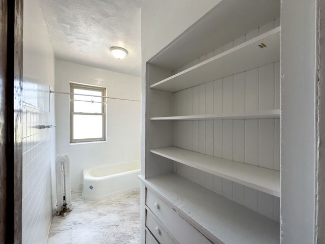1222 W Rosemont Avenue 1, Chicago, IL 60660