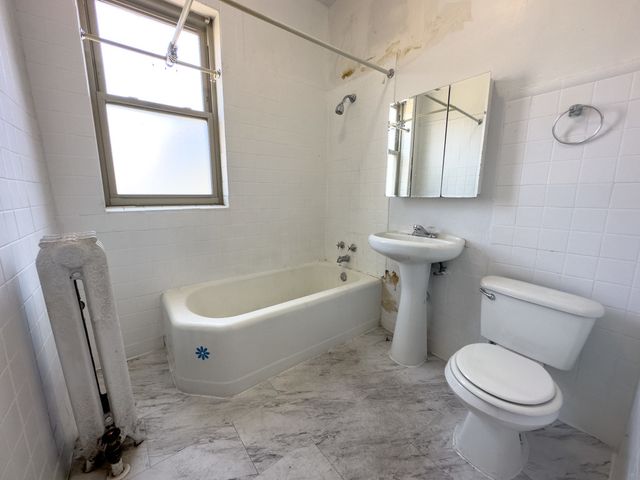 1222 W Rosemont Avenue 1, Chicago, IL 60660