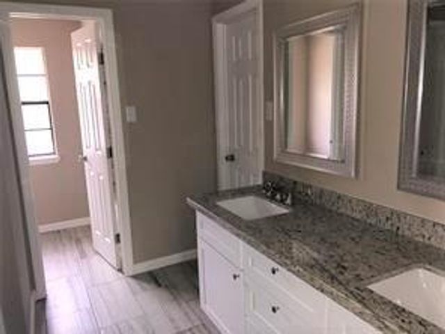 717 Vicksburg Court, Conroe, TX 77302