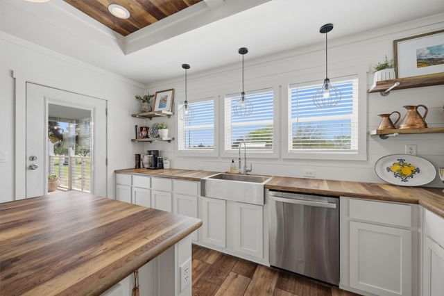 249 Mt Pleasant Road, Valley View, TX 76272