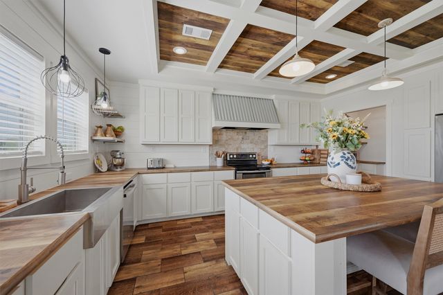 249 Mt Pleasant Road, Valley View, TX 76272