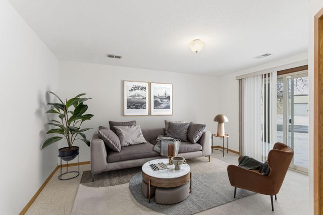 1869 113th Avenue NW, Coon Rapids, MN 55433