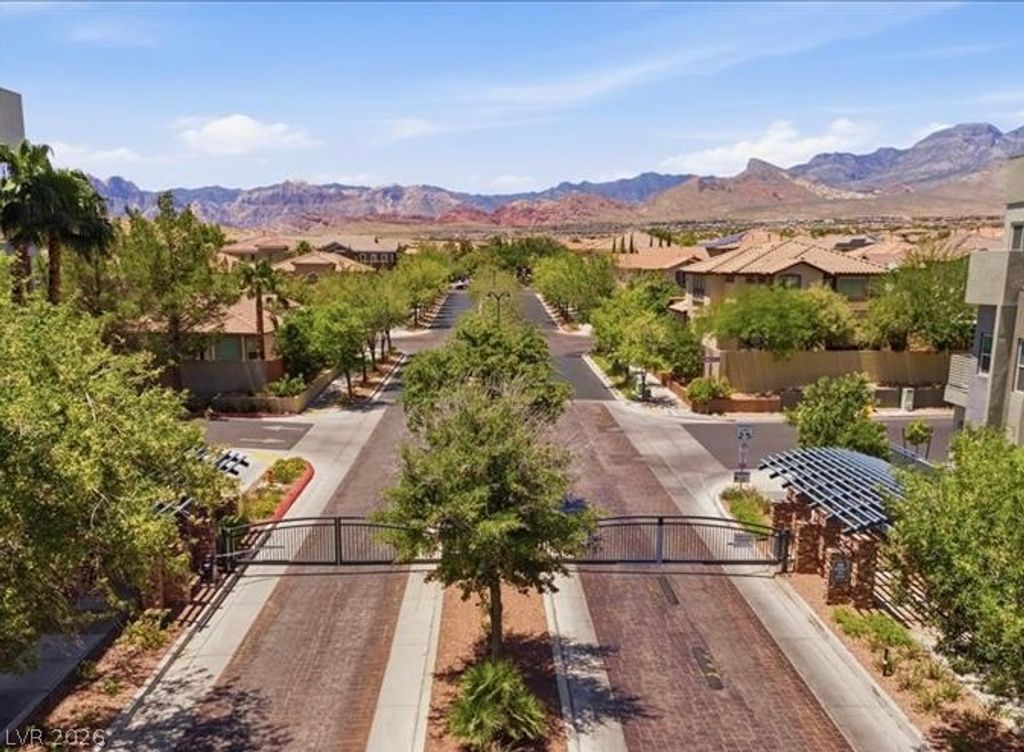 1118 Prospering Creek Street, Las Vegas, NV 89135 — photo 2