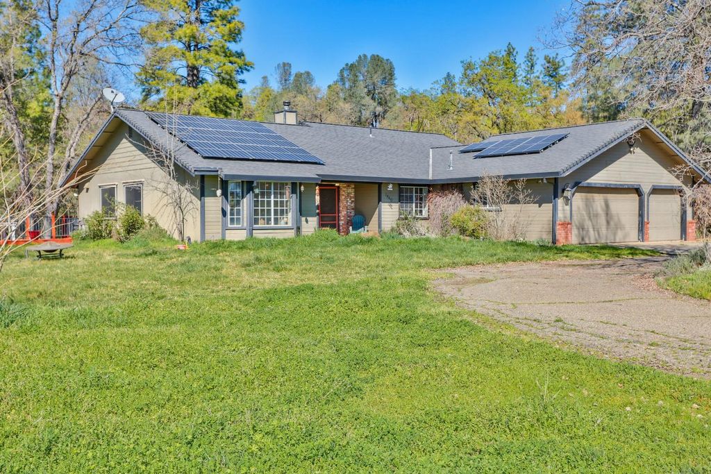 3440 FULLMOON Dr, Placerville, CA 95667