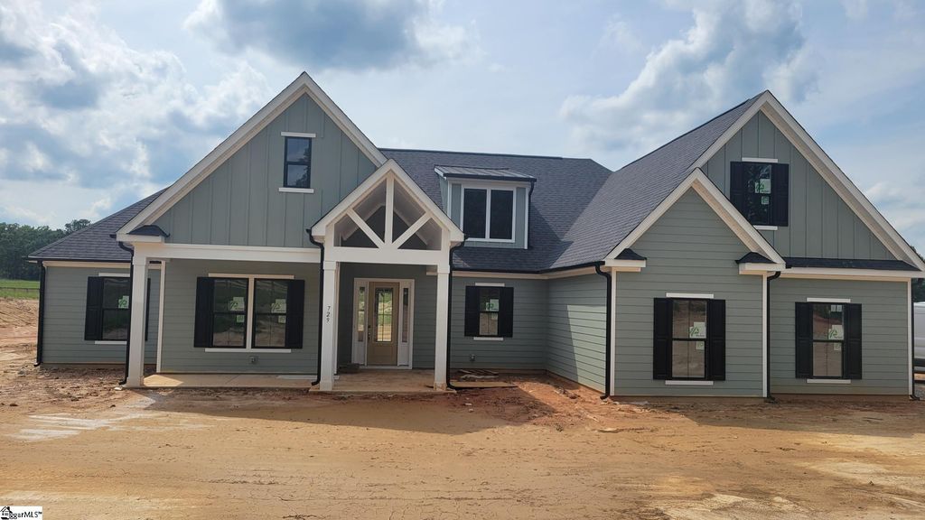 729 Holliday Dam Road, Honea Path, SC 29654