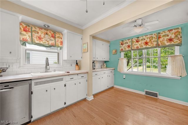 4089 W 229th Street, Fairview Park, OH 44126