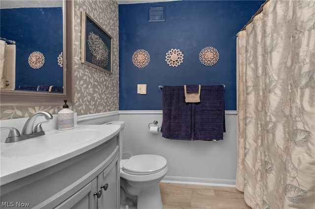 4089 W 229th Street, Fairview Park, OH 44126