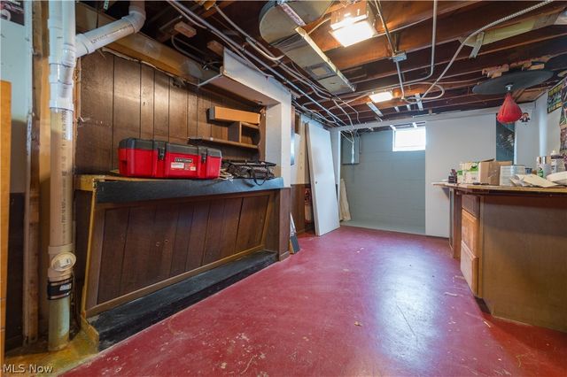 4089 W 229th Street, Fairview Park, OH 44126