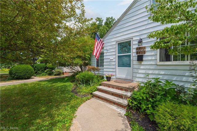 4089 W 229th Street, Fairview Park, OH 44126