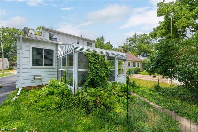 4089 W 229th Street, Fairview Park, OH 44126