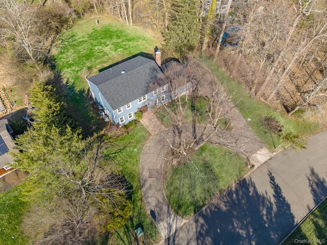 2 Pebble Hill Drive, Northport, NY 11768