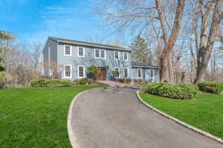 2 Pebble Hill Drive, Northport, NY 11768