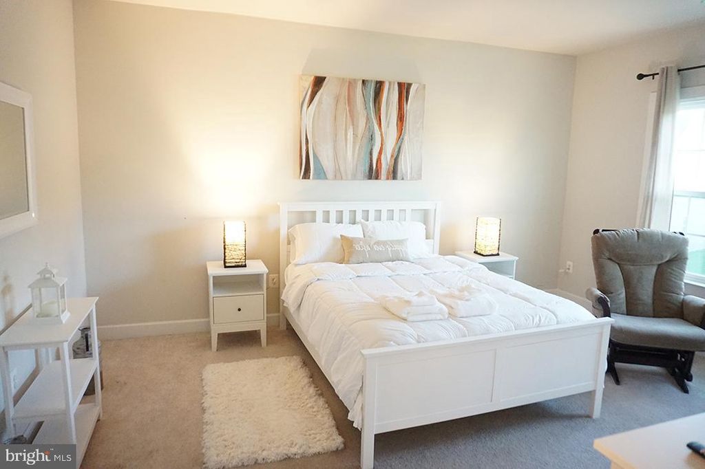 Image 5 of property listing at 4300 OPEN FIELD CT, Bowie, MD 20720