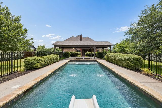 2012 Woodbine Circle, Southlake, TX 76092