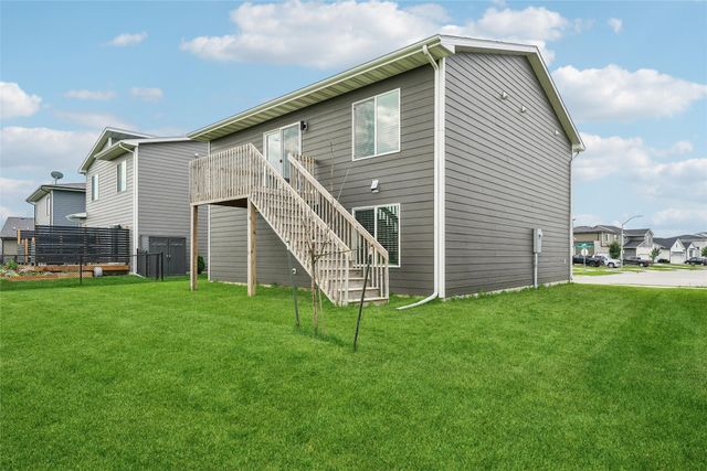 1365 SE Parkview Crossing Drive, Waukee, IA 50263