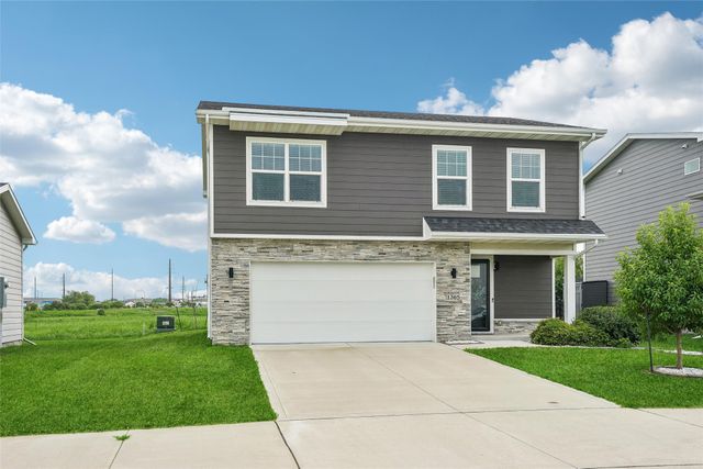 1365 SE Parkview Crossing Drive, Waukee, IA 50263