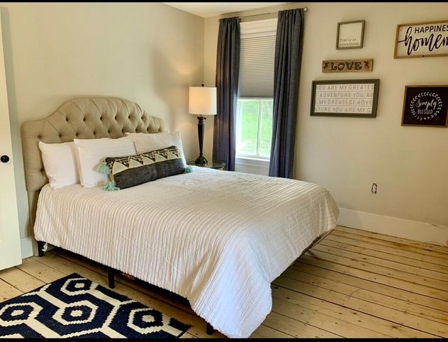 28 Stockbridge St, Cohasset, MA 02025