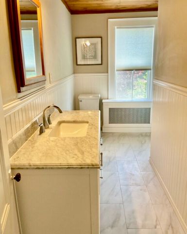 28 Stockbridge St, Cohasset, MA 02025