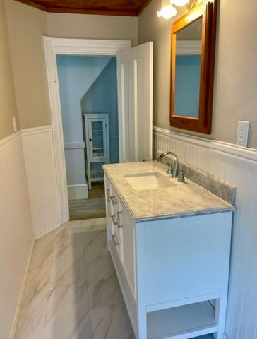 28 Stockbridge St, Cohasset, MA 02025