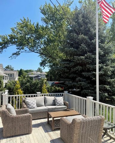 28 Stockbridge St, Cohasset, MA 02025