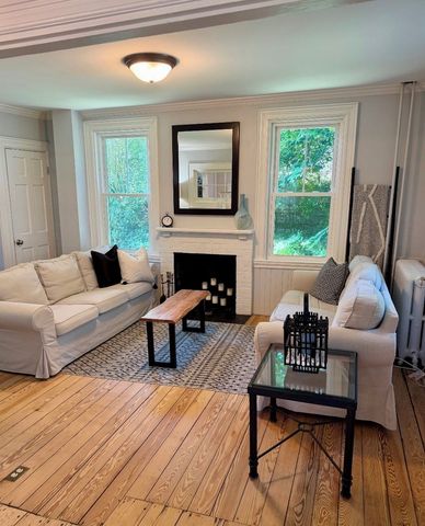 28 Stockbridge St, Cohasset, MA 02025