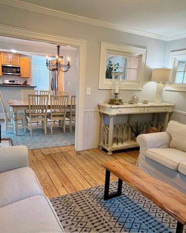 28 Stockbridge St, Cohasset, MA 02025