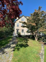 28 Stockbridge St, Cohasset, MA 02025
