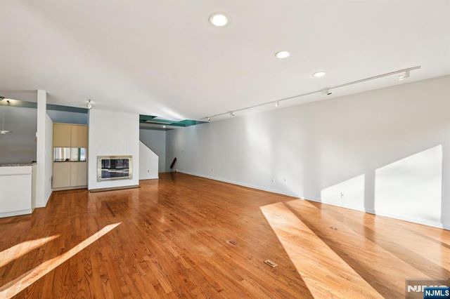 6 Old Quarry Road 4, Englewood, NJ 07631