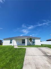 9031 S Indio CIR, Labelle, FL 33935