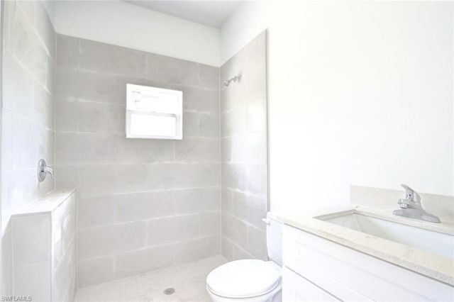 464 Latic AVE, Lehigh Acres, FL 33974