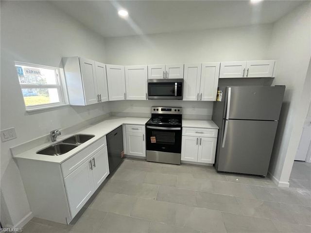 464 Latic AVE, Lehigh Acres, FL 33974