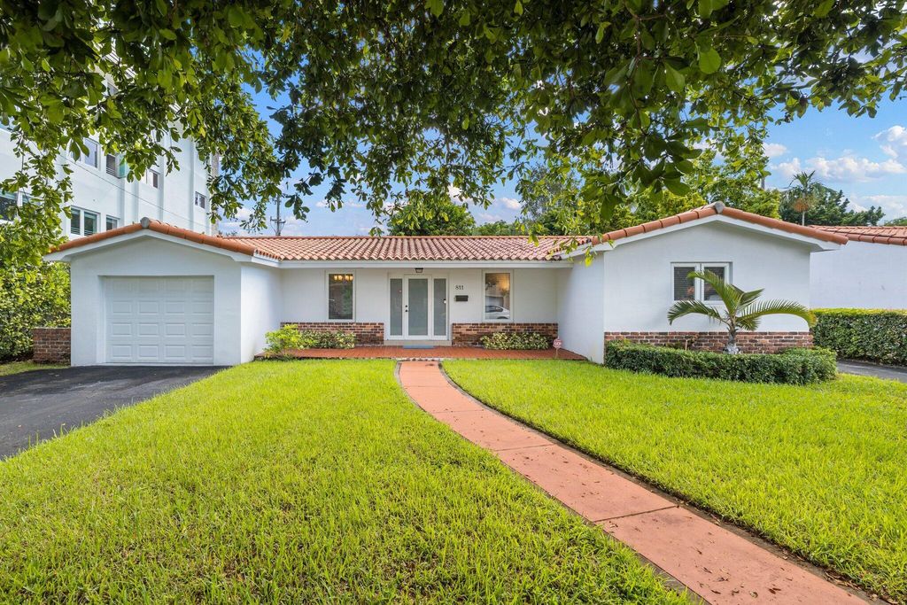 811 Capri Street, Coral Gables, FL 33134
