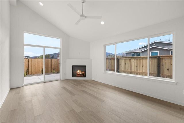 101 Gangnes Drive, Talent, OR 97540