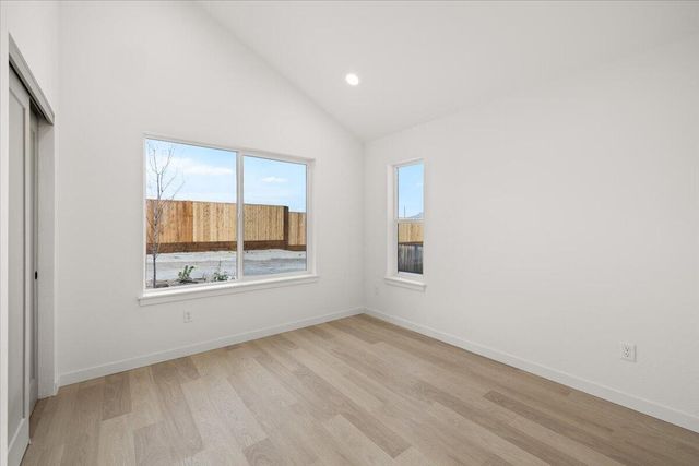 101 Gangnes Drive, Talent, OR 97540