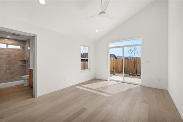 101 Gangnes Drive, Talent, OR 97540