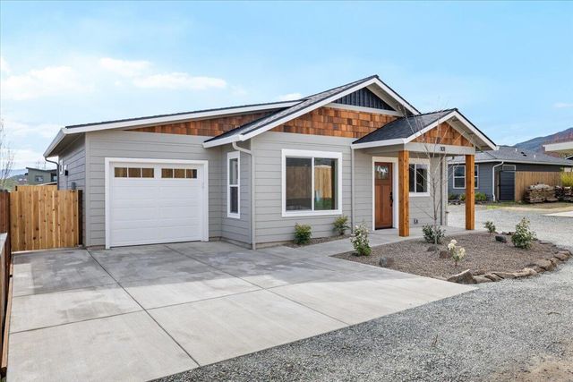 101 Gangnes Drive, Talent, OR 97540