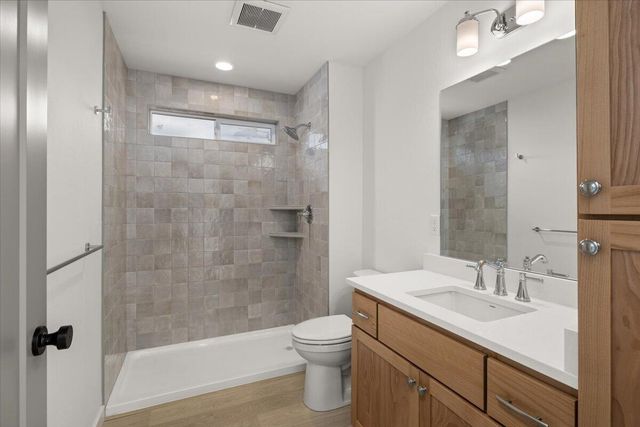 101 Gangnes Drive, Talent, OR 97540