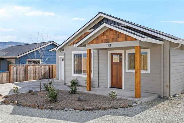 101 Gangnes Drive, Talent, OR 97540