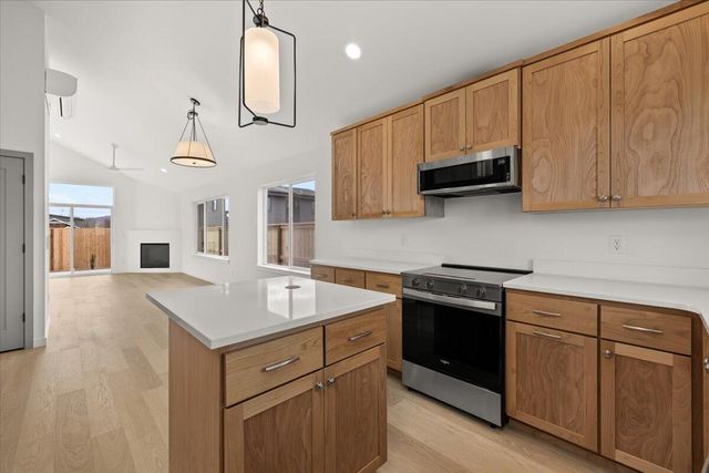 101 Gangnes Drive, Talent, OR 97540