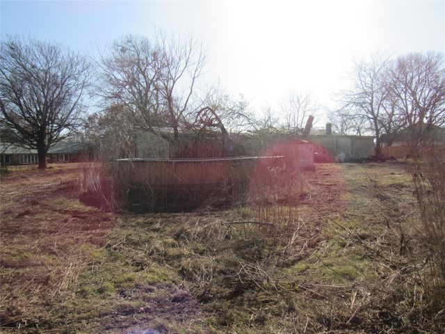 212 S Wilson Street, Bells, TX 75414