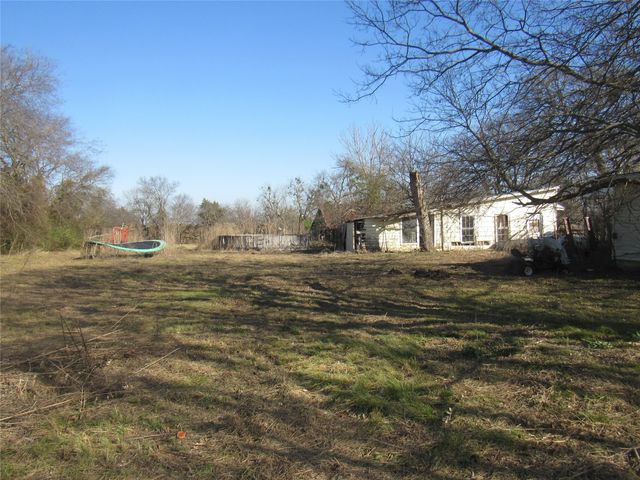 212 S Wilson Street, Bells, TX 75414